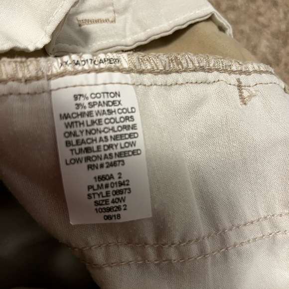Like New Men’s Saddlebred Khaki Shorts - Picture 4 of 5